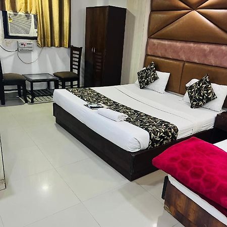 Hotel Aerotech Near Igi Airport Új-Delhi Kültér fotó