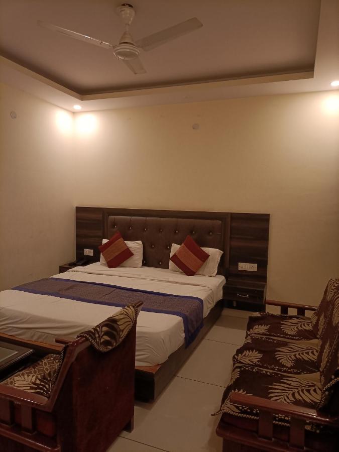 Hotel Aerotech Near Igi Airport Új-Delhi Kültér fotó