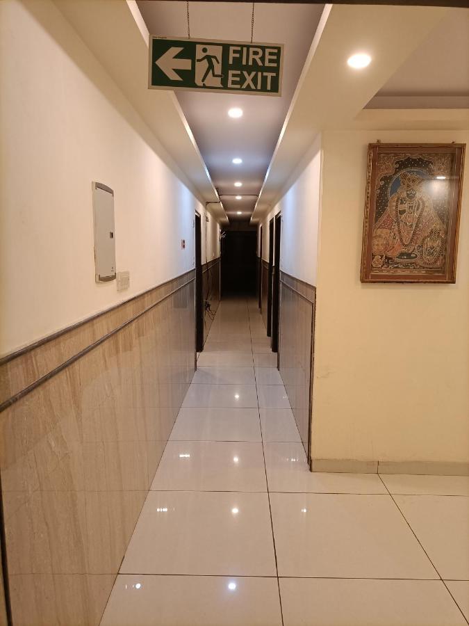 Hotel Aerotech Near Igi Airport Új-Delhi Kültér fotó
