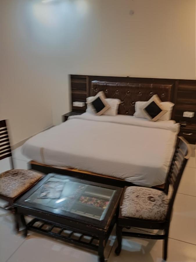 Hotel Aerotech Near Igi Airport Új-Delhi Kültér fotó
