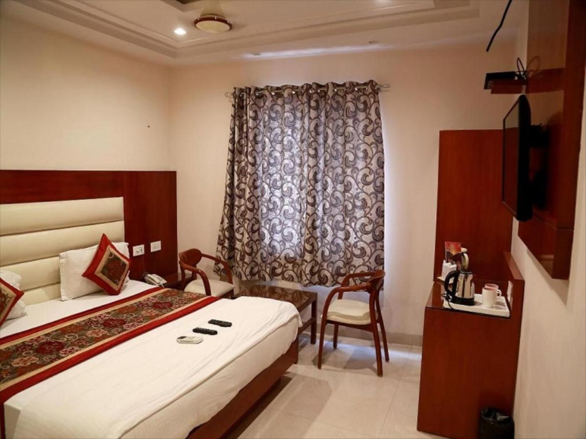 Hotel Aerotech Near Igi Airport Új-Delhi Kültér fotó