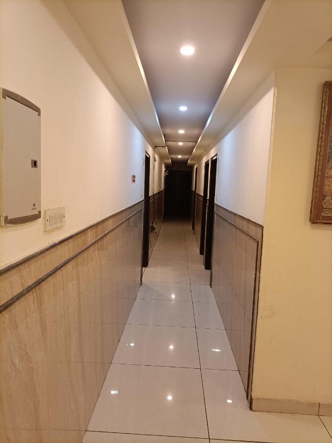 Hotel Aerotech Near Igi Airport Új-Delhi Kültér fotó