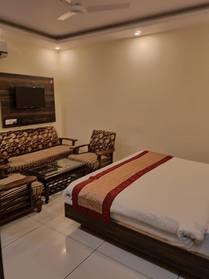 Hotel Aerotech Near Igi Airport Új-Delhi Kültér fotó