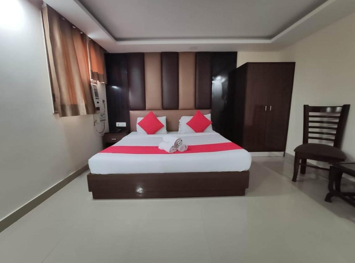 Hotel Aerotech Near Igi Airport Új-Delhi Kültér fotó
