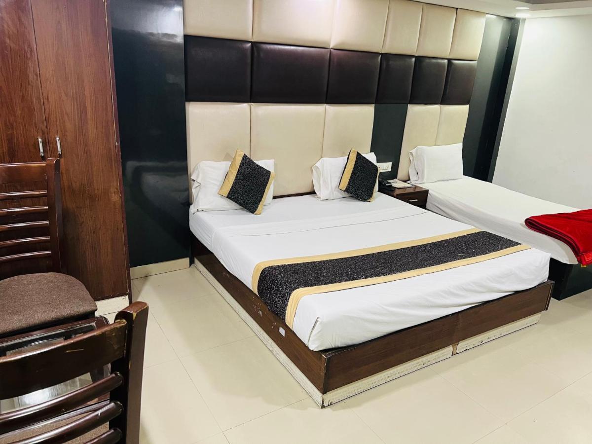 Hotel Aerotech Near Igi Airport Új-Delhi Kültér fotó