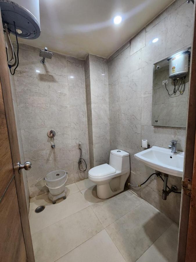 Hotel Aerotech Near Igi Airport Új-Delhi Kültér fotó